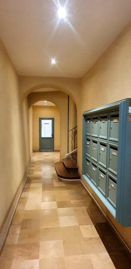 Chambre d'Hôtes sde, wc privé climatisé dans loft 80m2 Espace commun avec les habitants Salon et cuisine Toulon Exterior foto