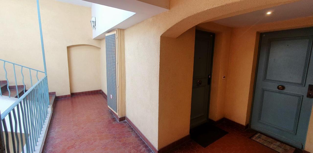 Chambre d'Hôtes sde, wc privé climatisé dans loft 80m2 Espace commun avec les habitants Salon et cuisine Toulon Exterior foto