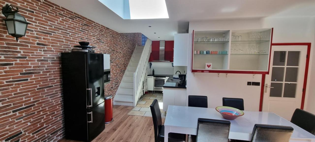 Chambre d'Hôtes sde, wc privé climatisé dans loft 80m2 Espace commun avec les habitants Salon et cuisine Toulon Exterior foto