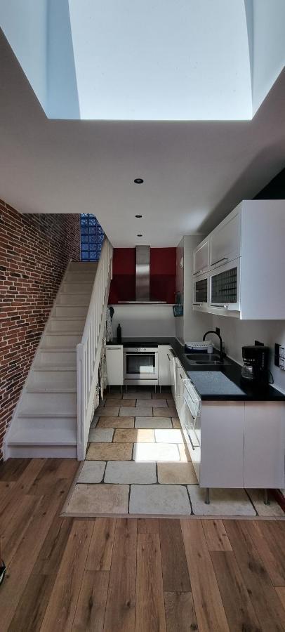 Chambre d'Hôtes sde, wc privé climatisé dans loft 80m2 Espace commun avec les habitants Salon et cuisine Toulon Exterior foto