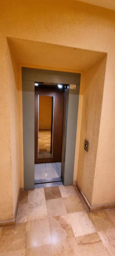 Chambre d'Hôtes sde, wc privé climatisé dans loft 80m2 Espace commun avec les habitants Salon et cuisine Toulon Exterior foto